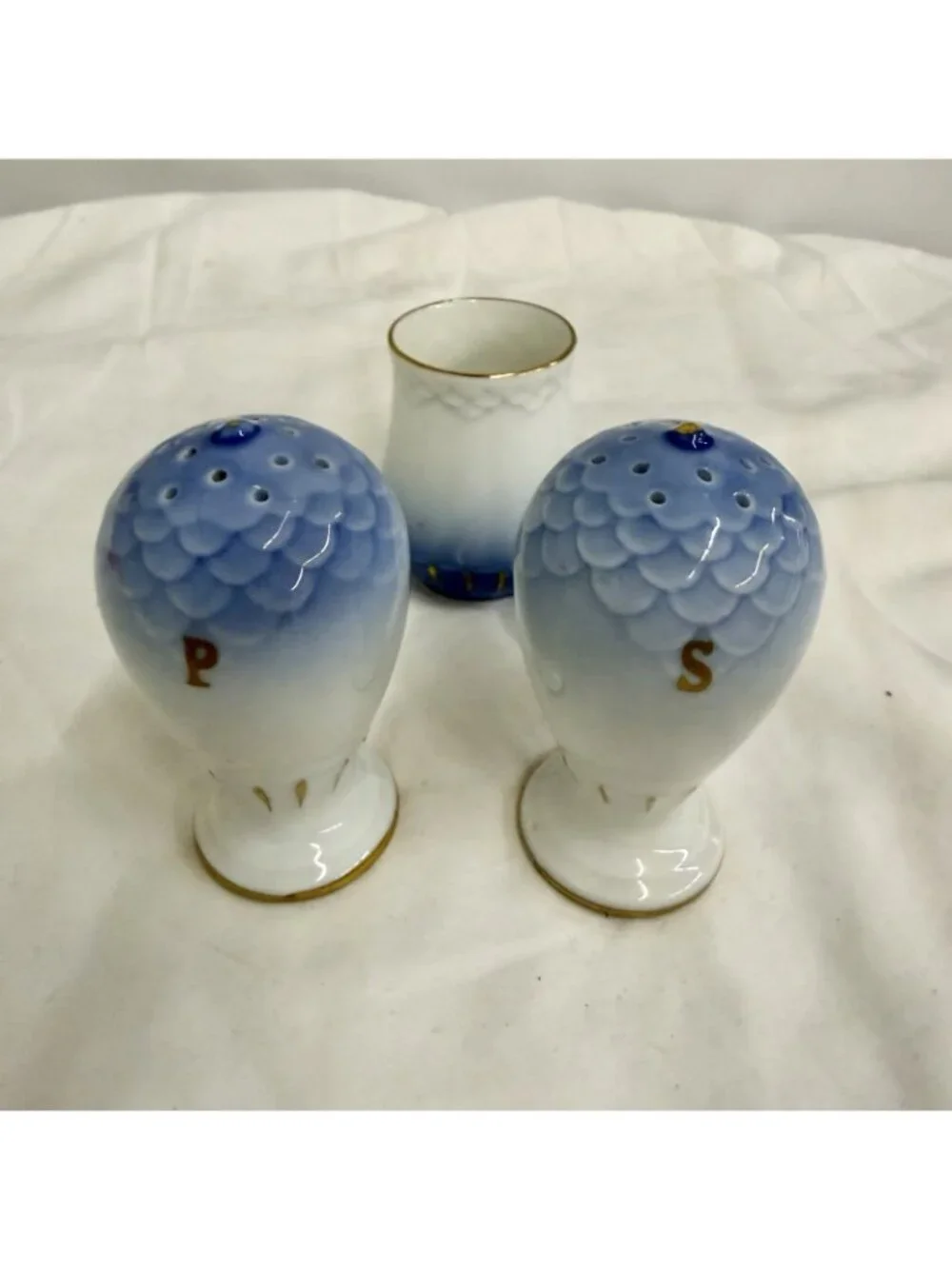 Bing & Grondahl B&G Seagull 52C Salt Pepper Shakers Toothpick Holder Set